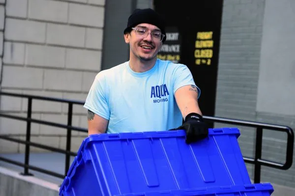 Aqua Moving LLC
