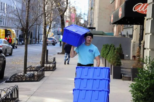 Aqua Moving LLC