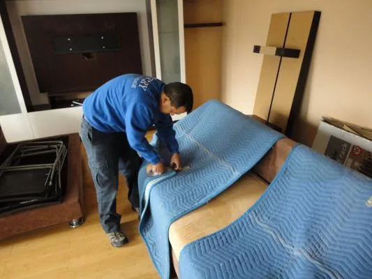 Slattery Moving & Storage INC